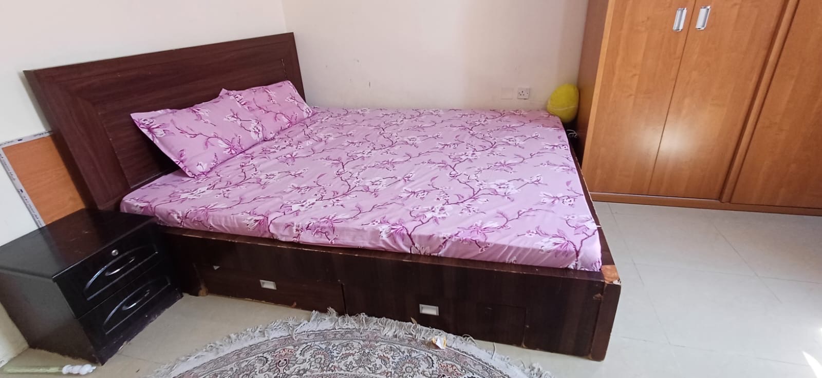 King size bed with mattress - Image 1