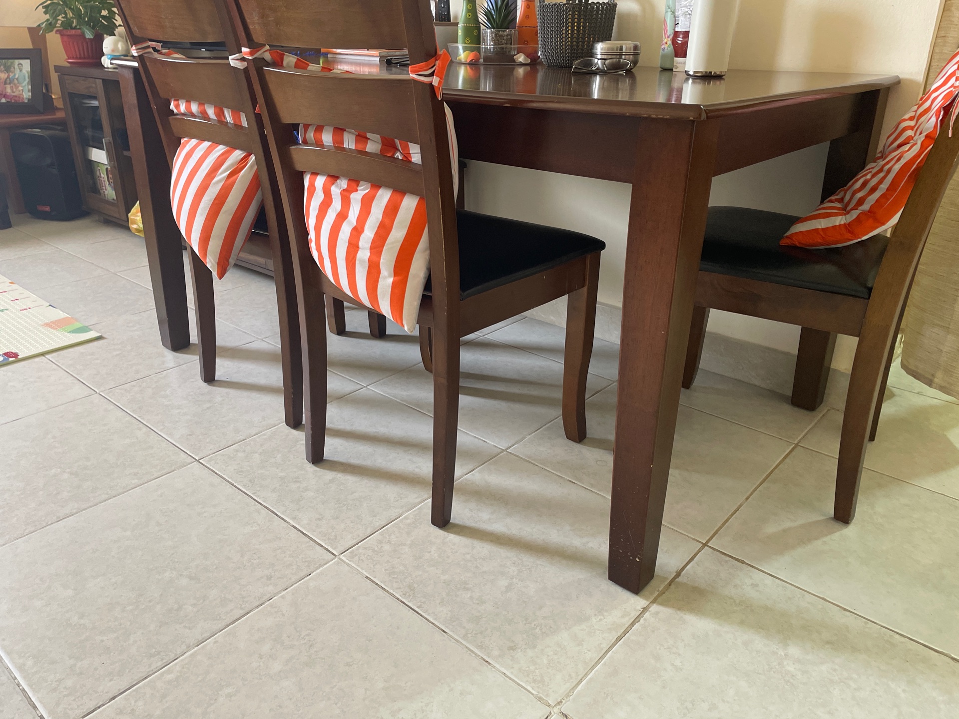 Dining table with 4 chairs - Image 4