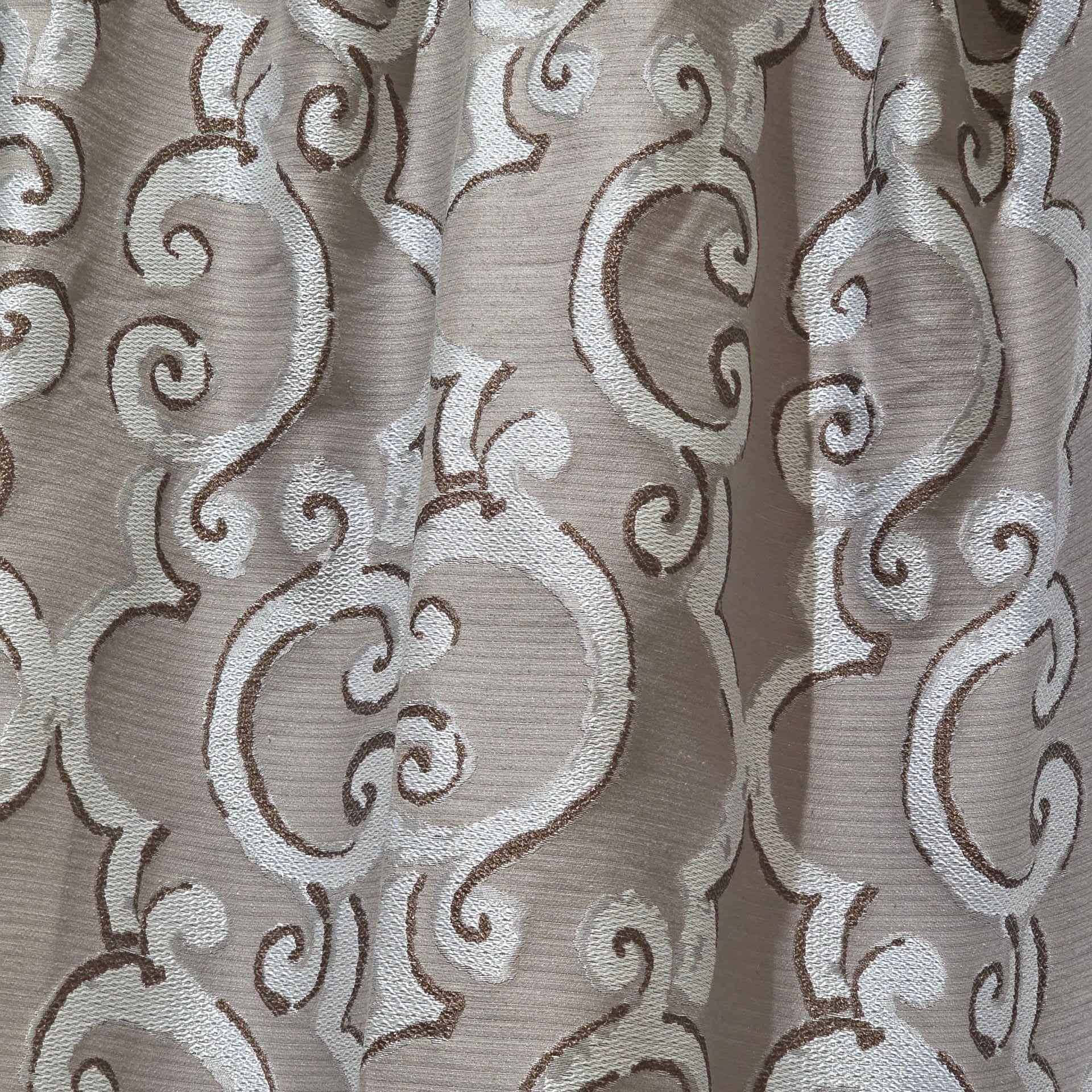 More than 10 curtains of the same pattern available  - Image 4