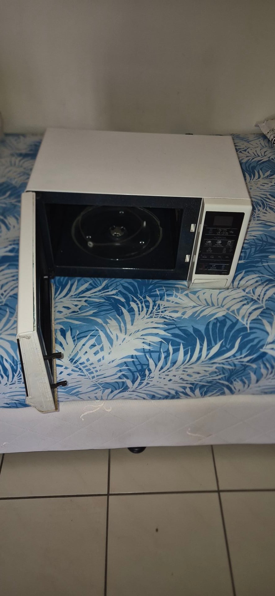 Samsung Microwave oven - Image 4