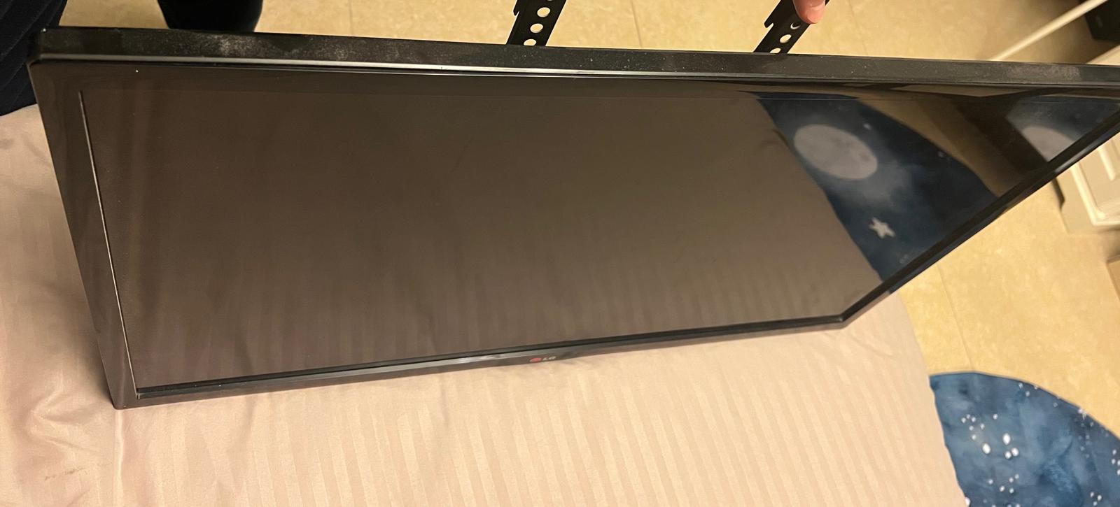 LG LCD tv (NOT SMART) - Image 3