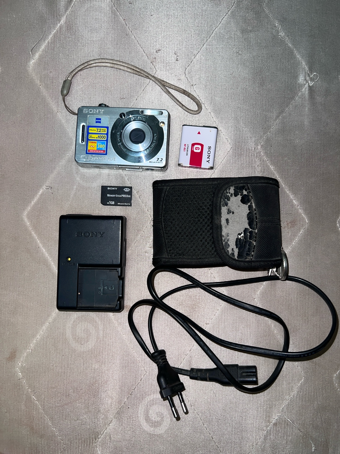 📸 VINTAGE SONY CYBER-SHOT DSC-W55 – THE ULTIMATE Y2K DIGICAM BUNDLE - Image 8
