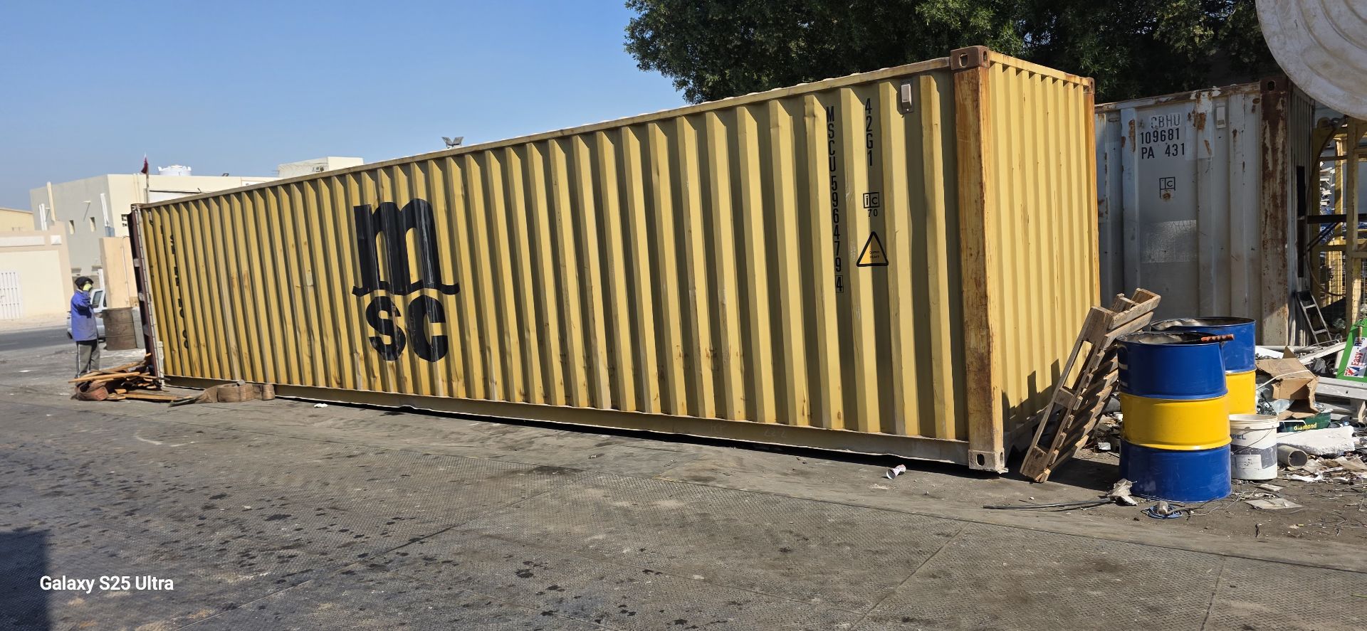 20 Feet  and  40feet containers  available  good condition - Image 3