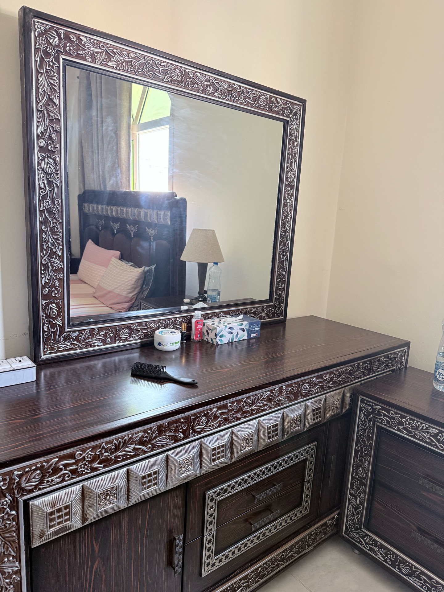 Bed set is for sale - Image 2