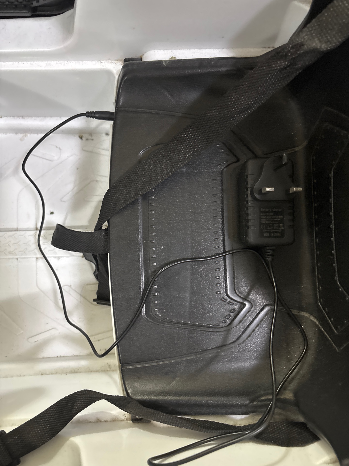 Rechargeable car toy for ride  - Image 7