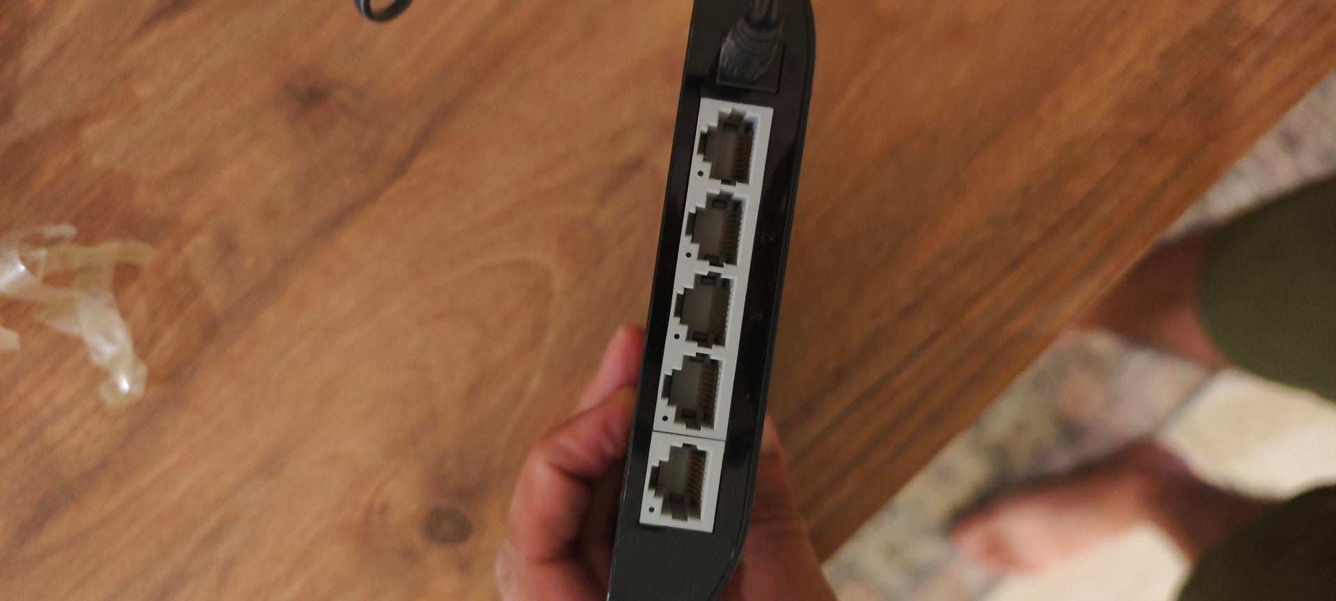Huawei Router and 3 mesh devices - Image 6