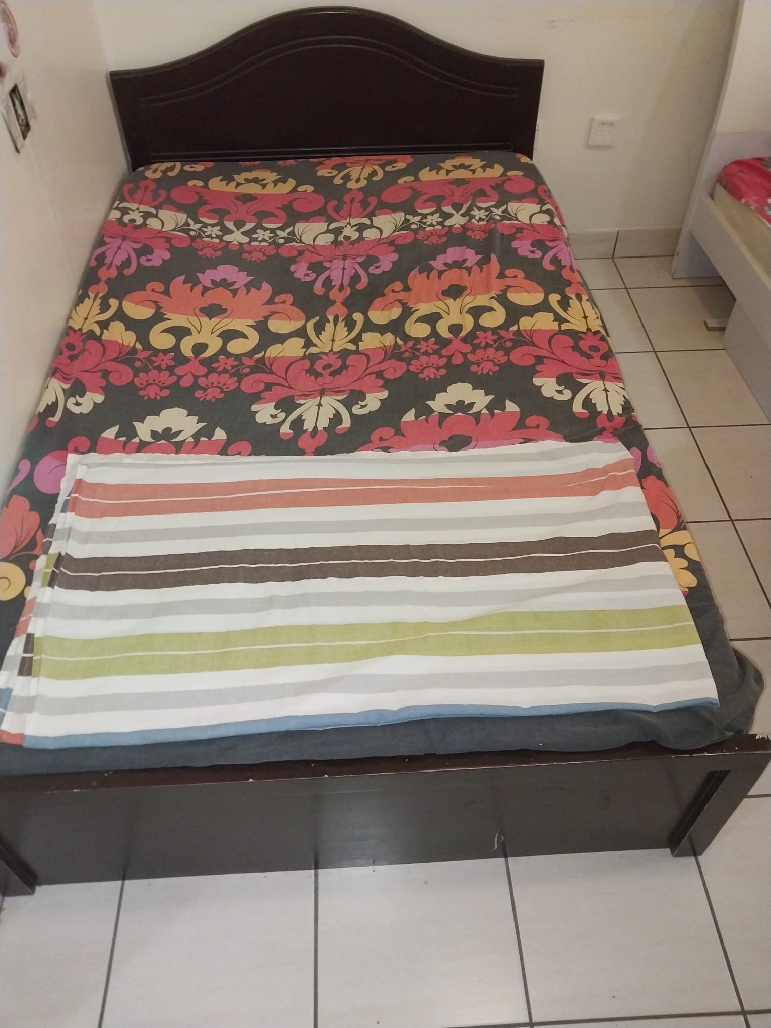 Bed with Mattress - Image 3