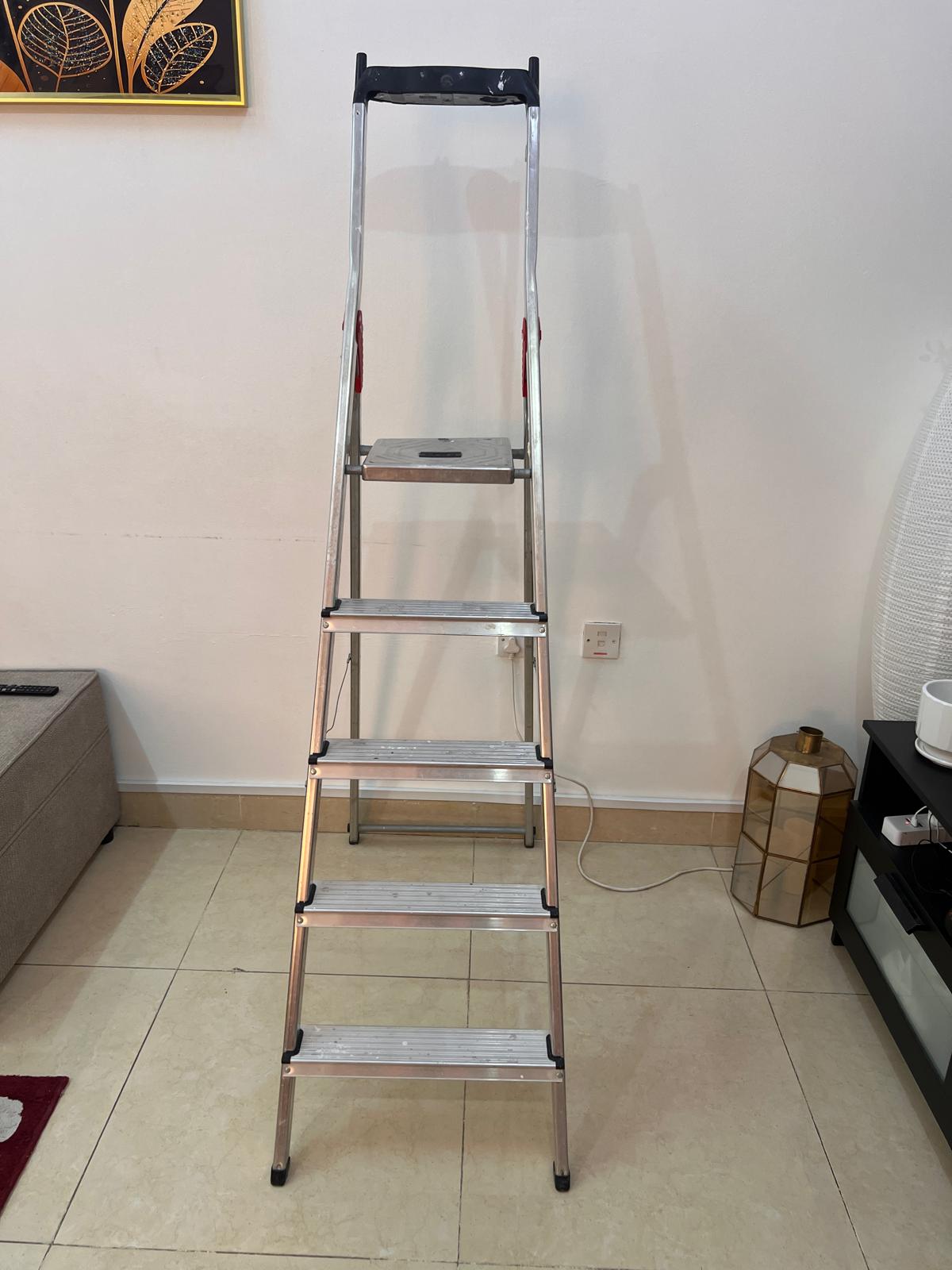 Step Ladder - Image 3