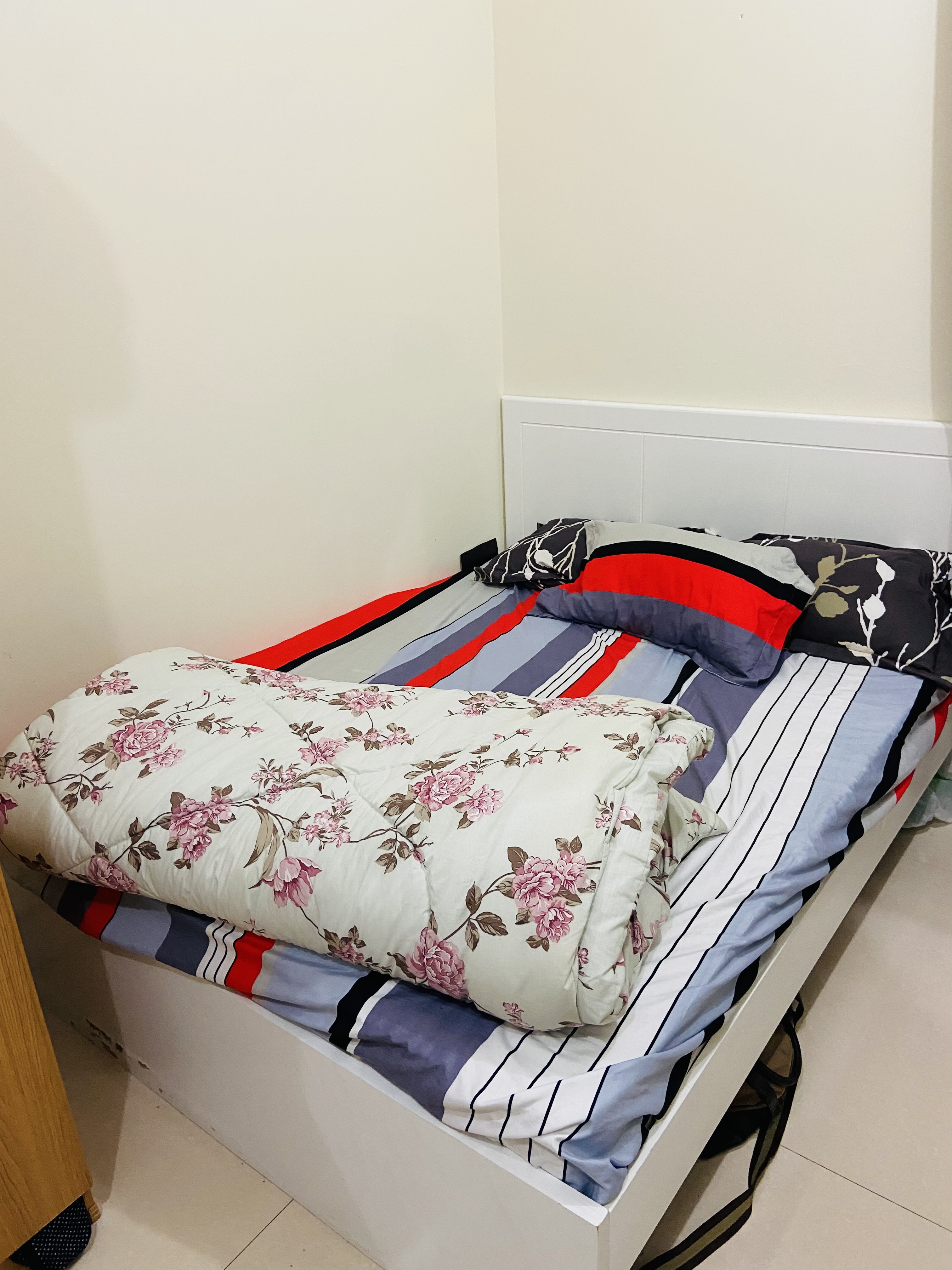 King size bed and mattress - Image 1
