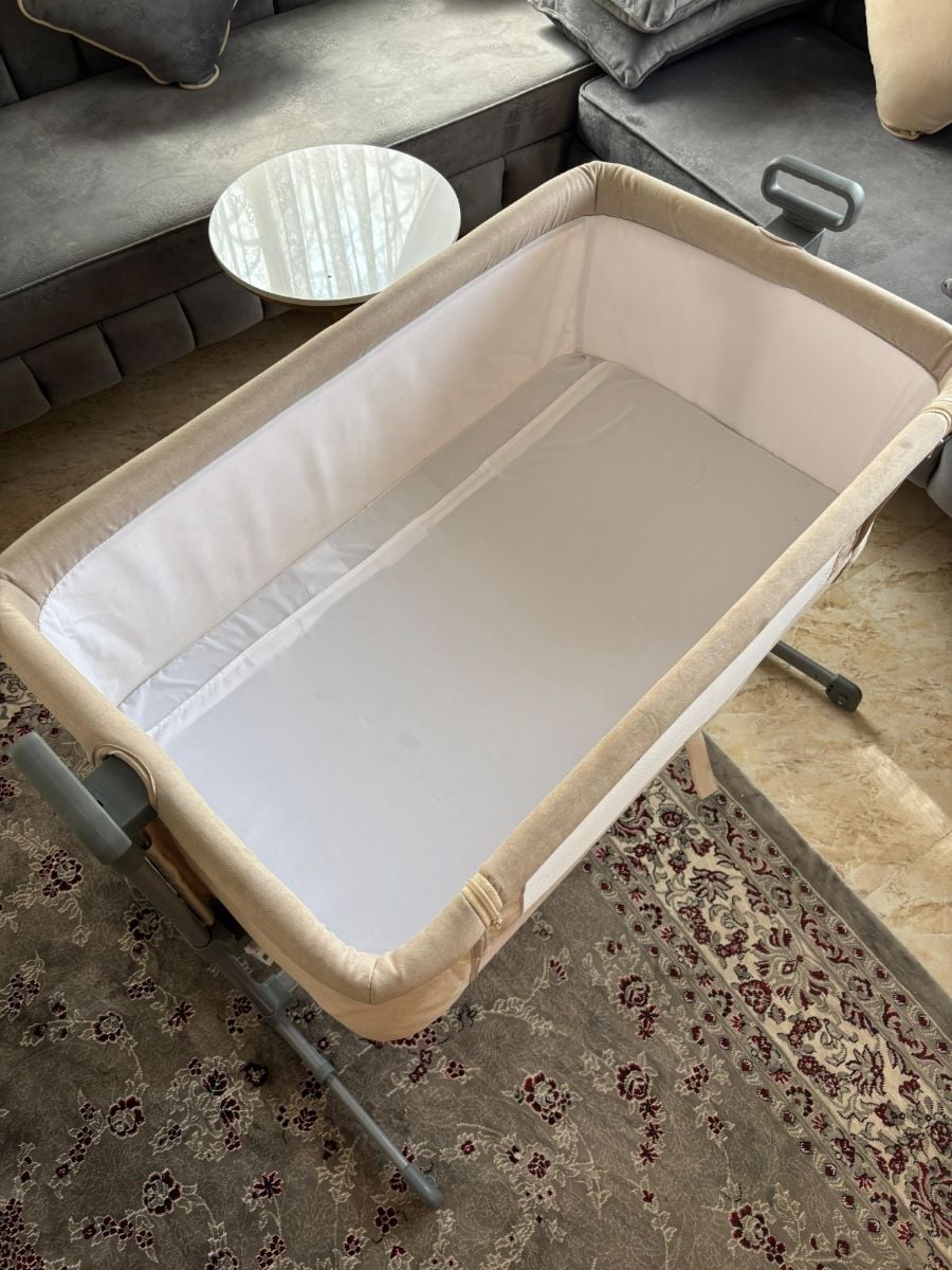 Selling Juniors Peyton Side Bassinet - Image 4