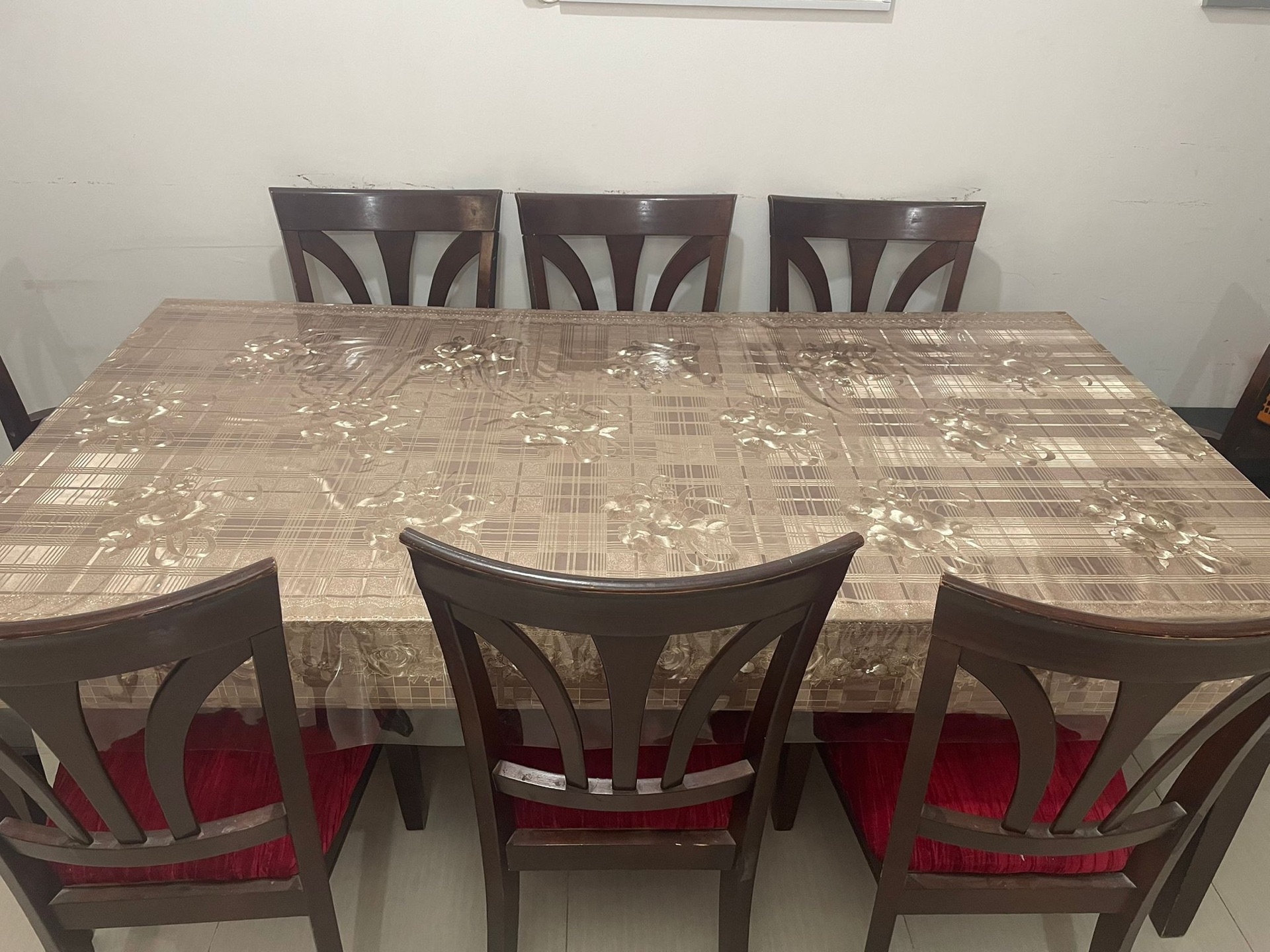 Dining table 8 seater for 500 - Image 4