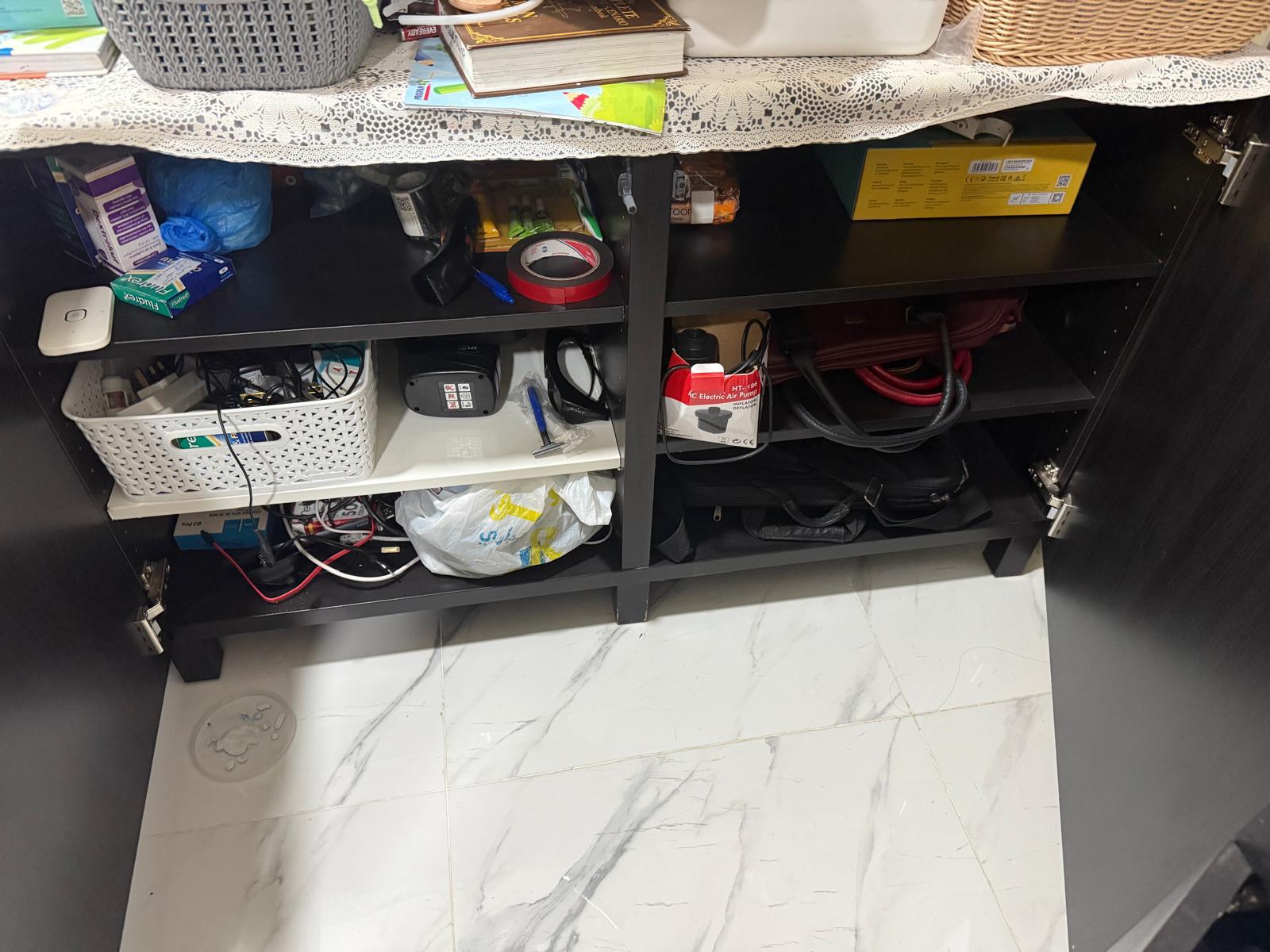 Cabinet/Cupbaord - Image 2