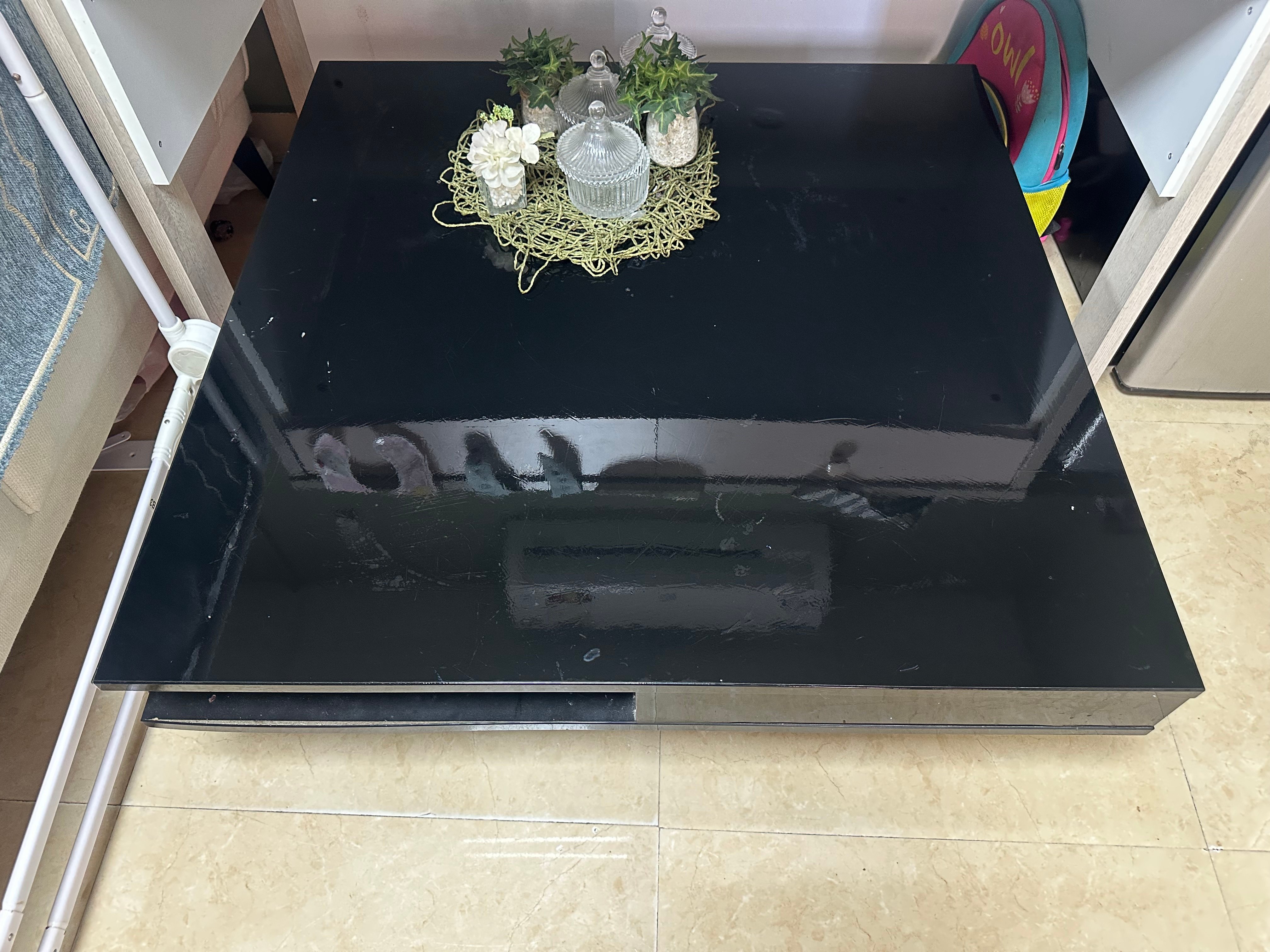 Center table - Image 1