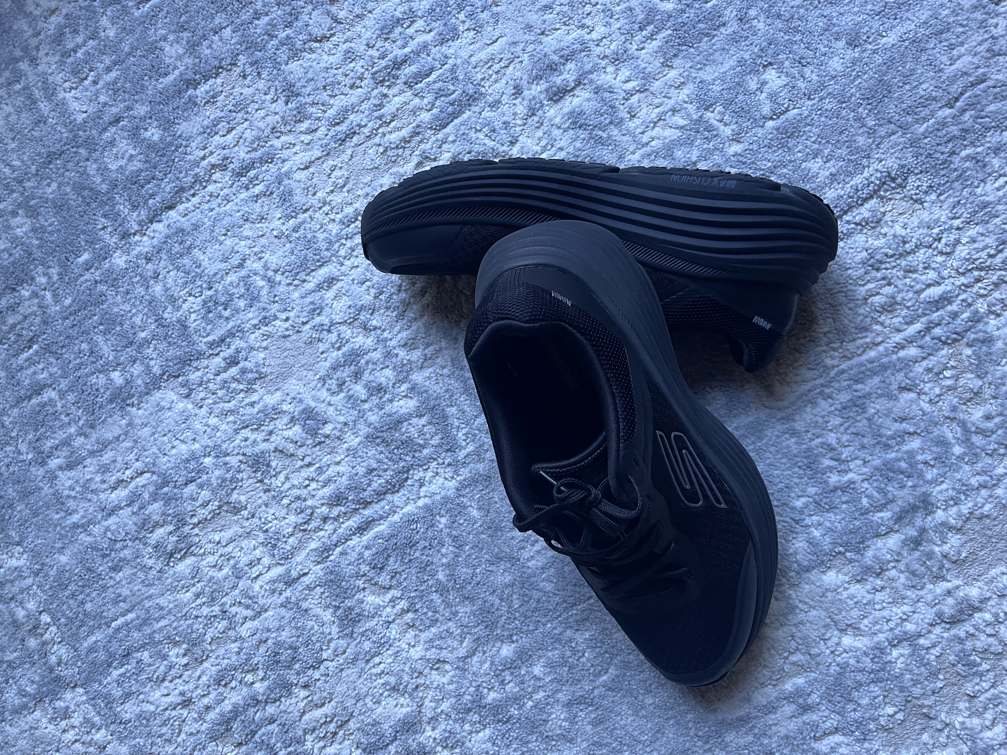 Sketchers max foam shoes - Image 2