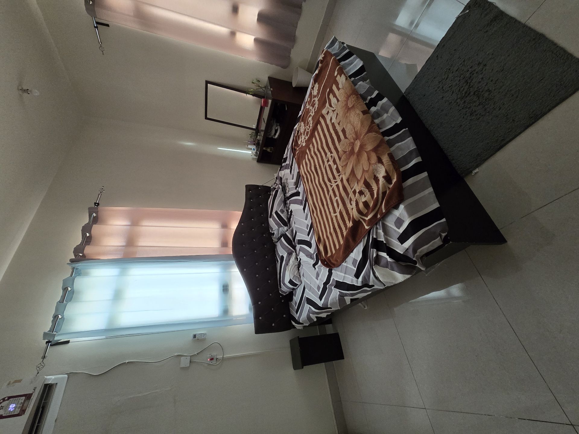 King size bed with medical mattress - Image 2