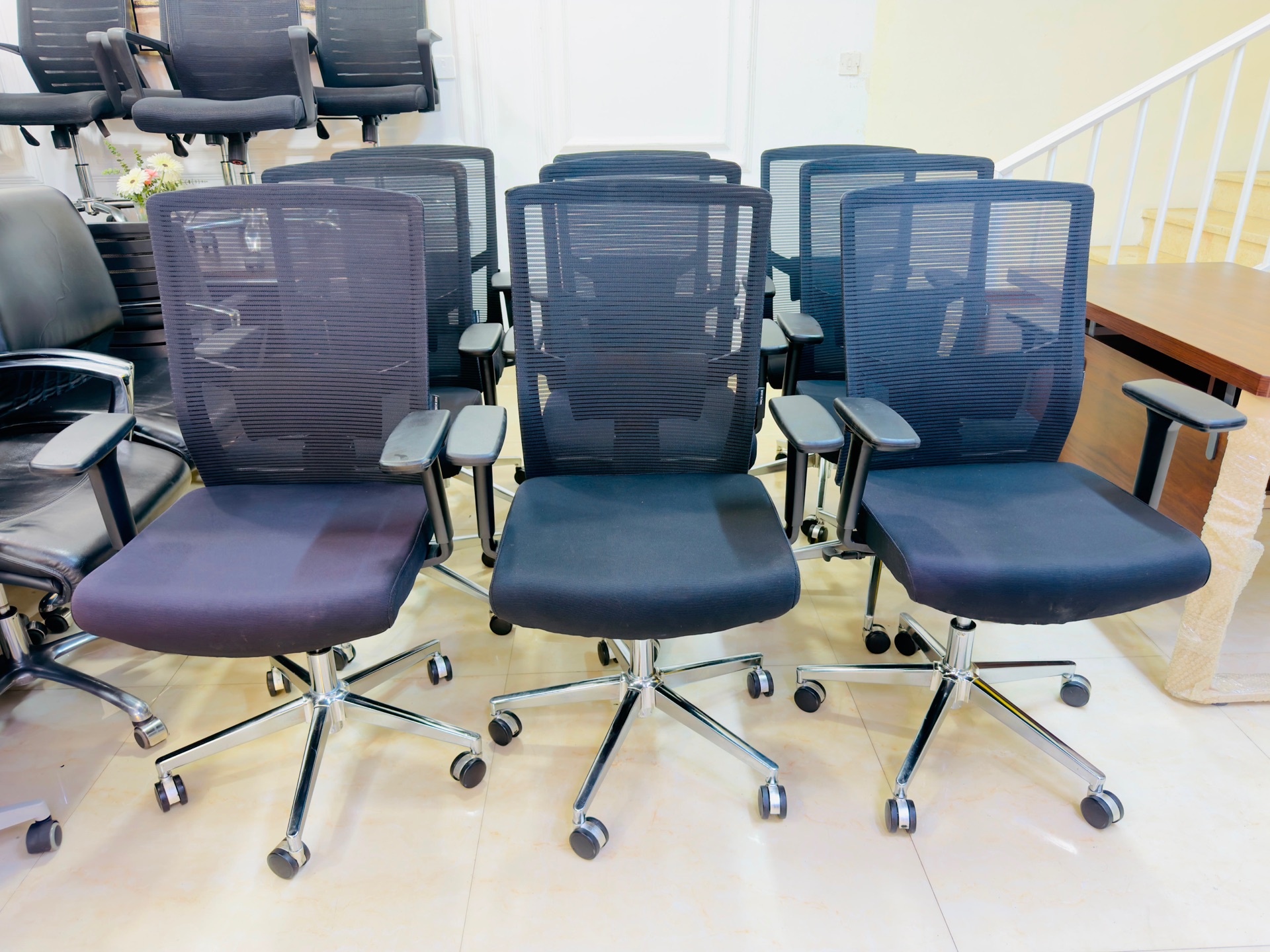 Used Office Desk - Reliable and Functional - Image 7