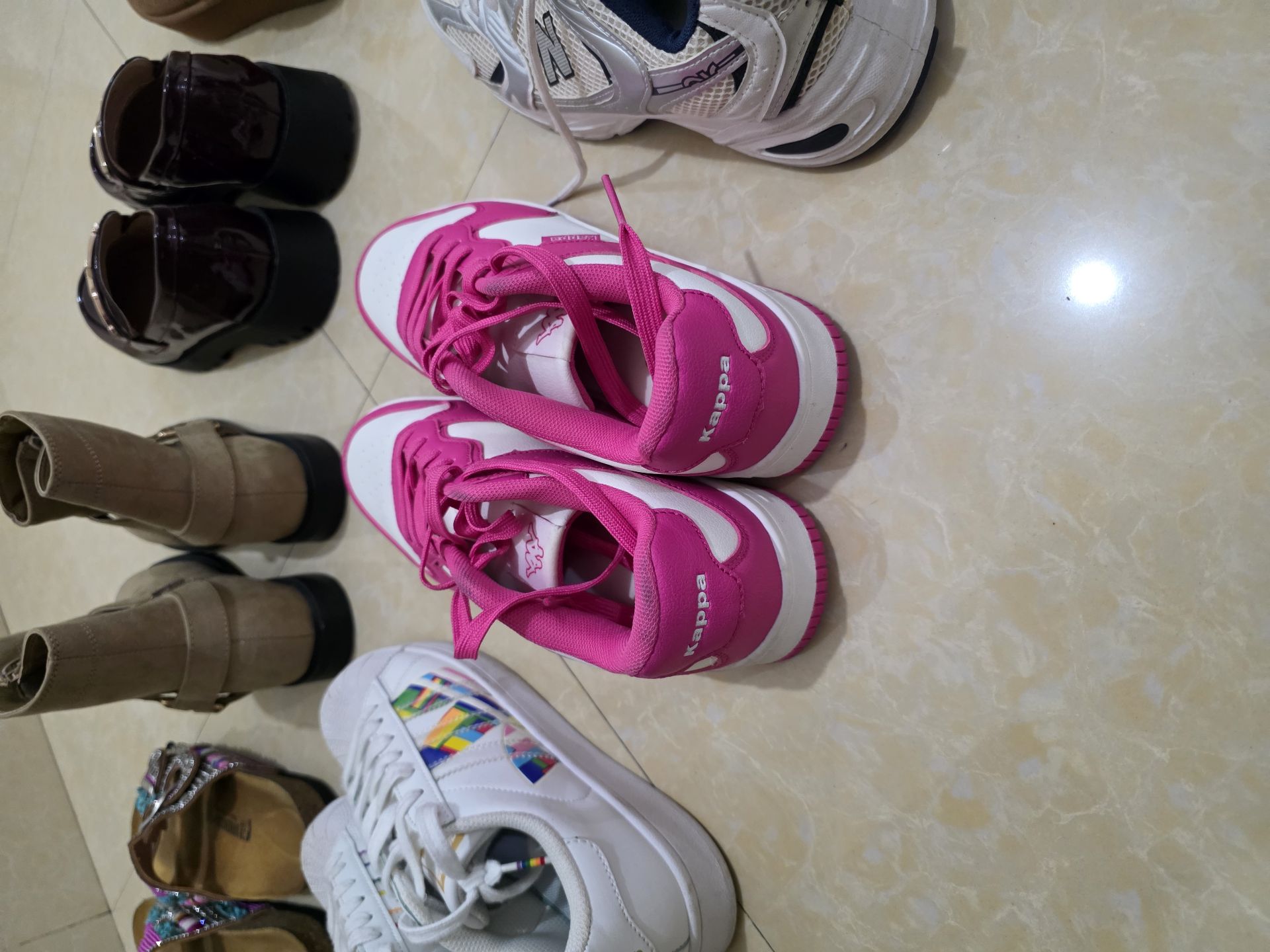 Used clean shoes for sale - Image 2