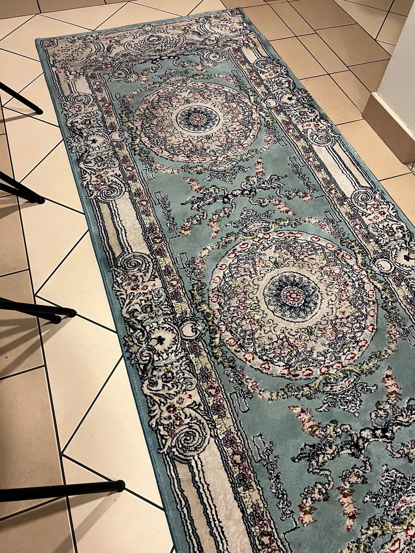 Excellent condition carpets and Area Rug  - Image 3