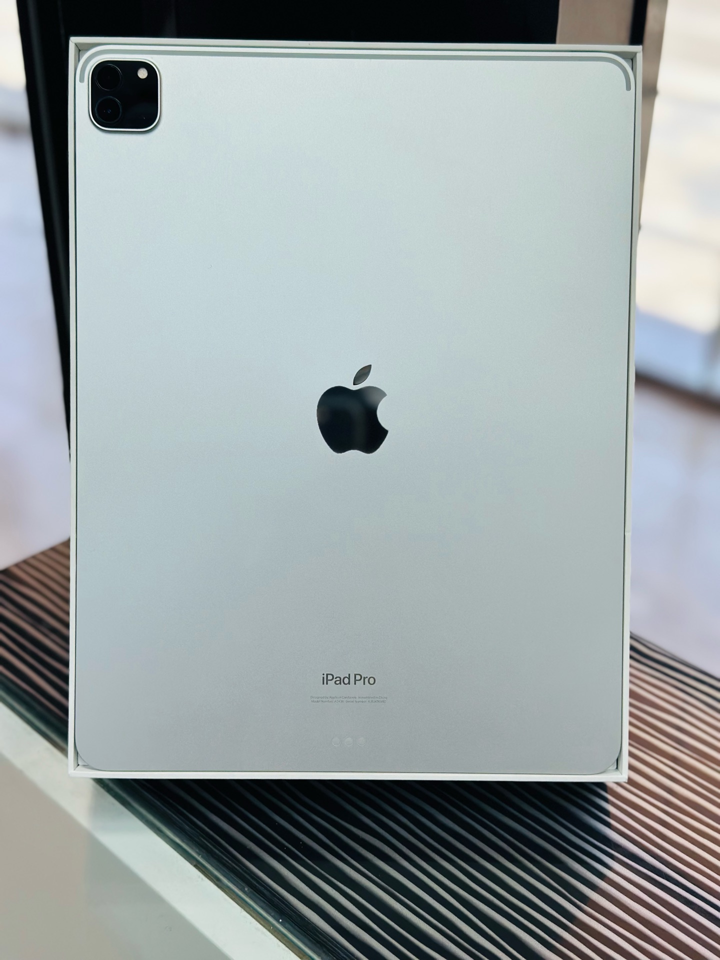 Ipad pro 12.9-inch(6th generation) - Image 3