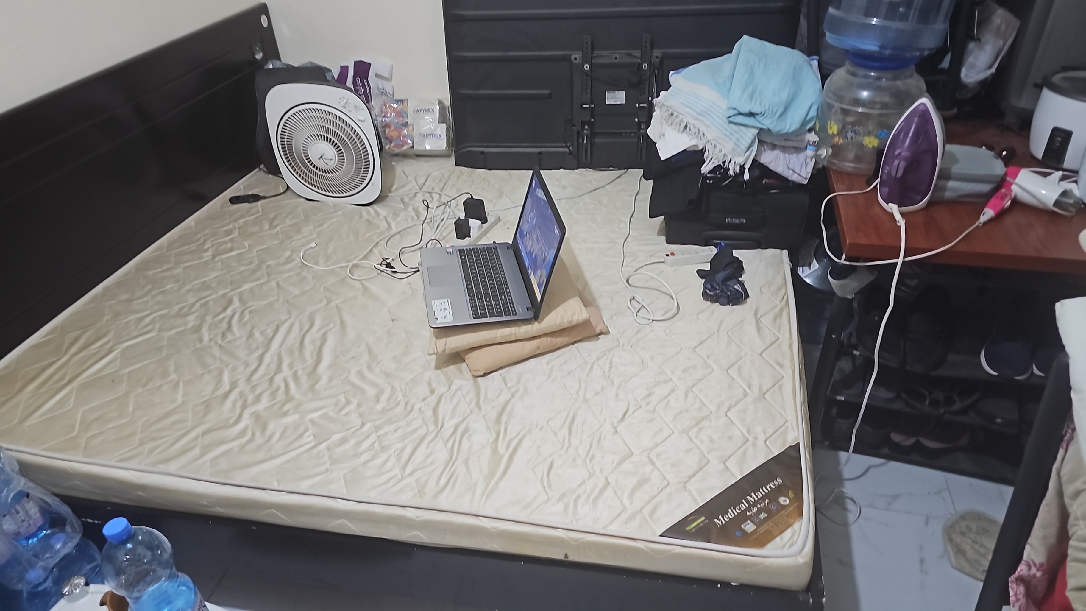 King size bed with matress - Image 2