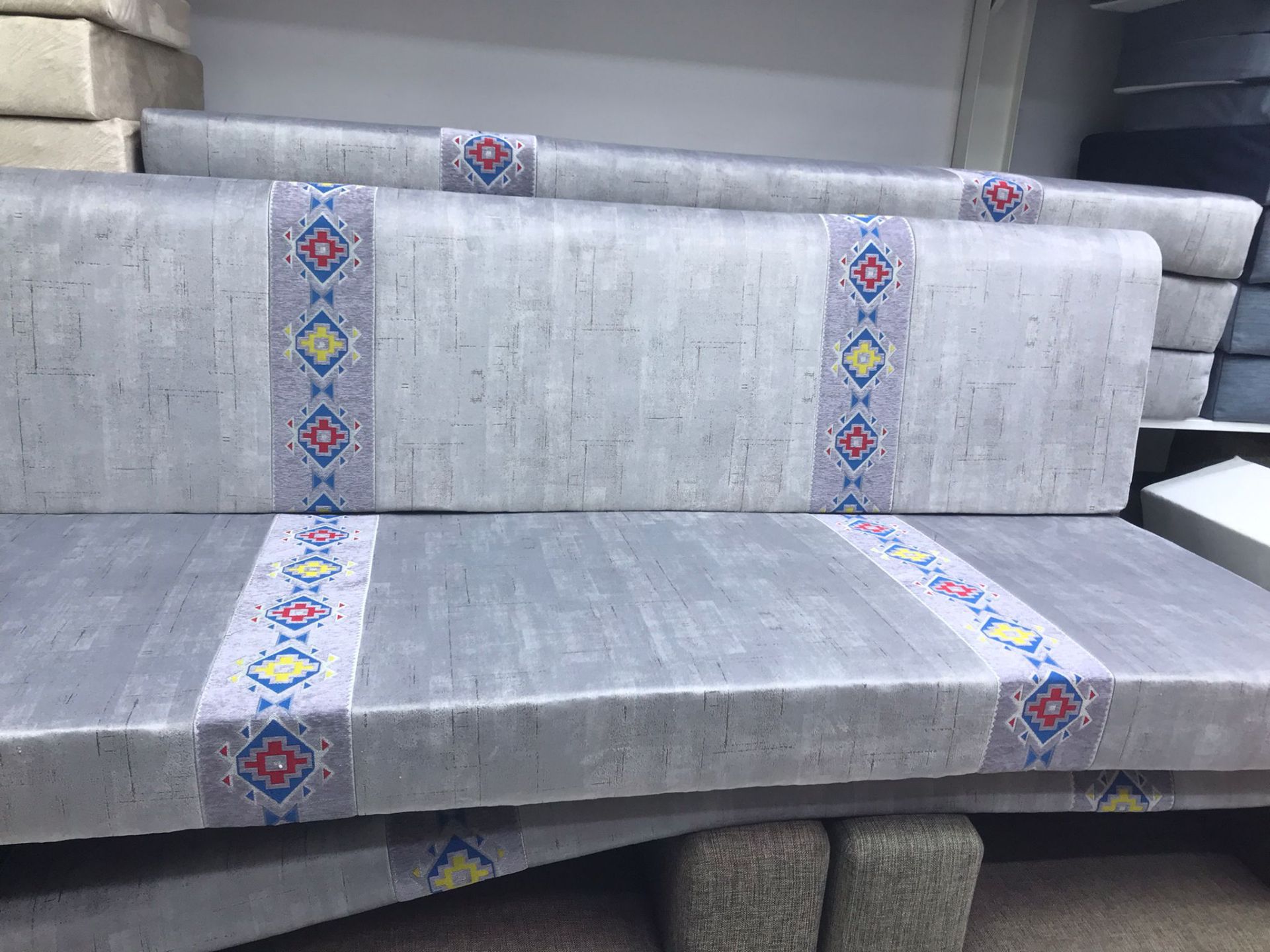 High-Quality Sofas, Luxury Arabic Majlees & Premium Carpets – Selling & Professi - Image 9