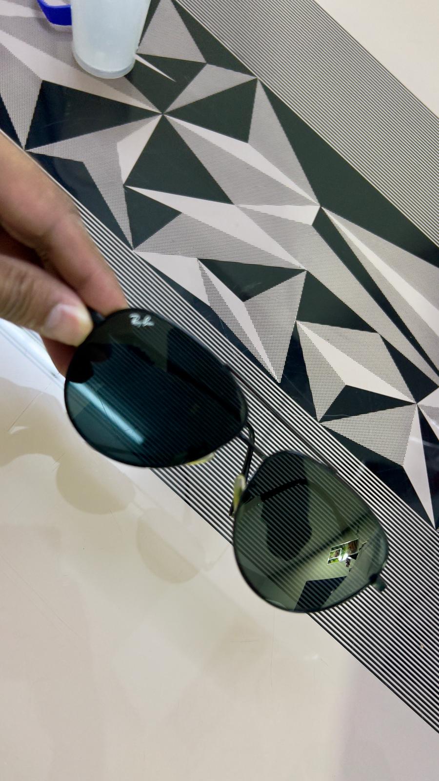 Authentic Ray-Ban Men’s Sunglasses – Classic Black (Rarely Used) - Image 3