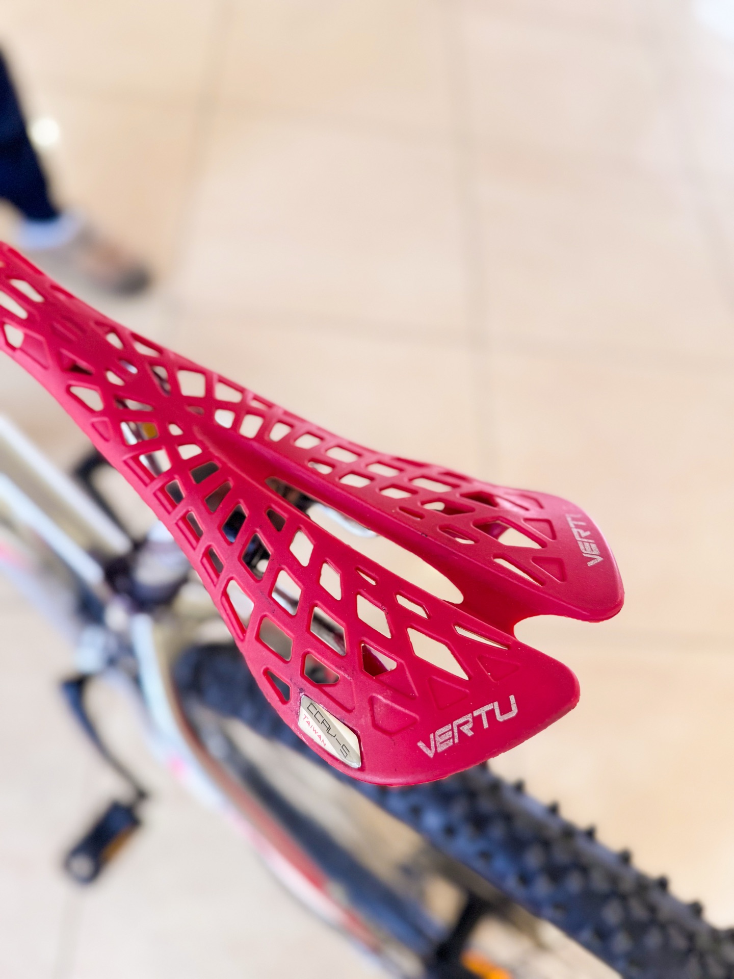 29 Giant Revel MTB - Image 7
