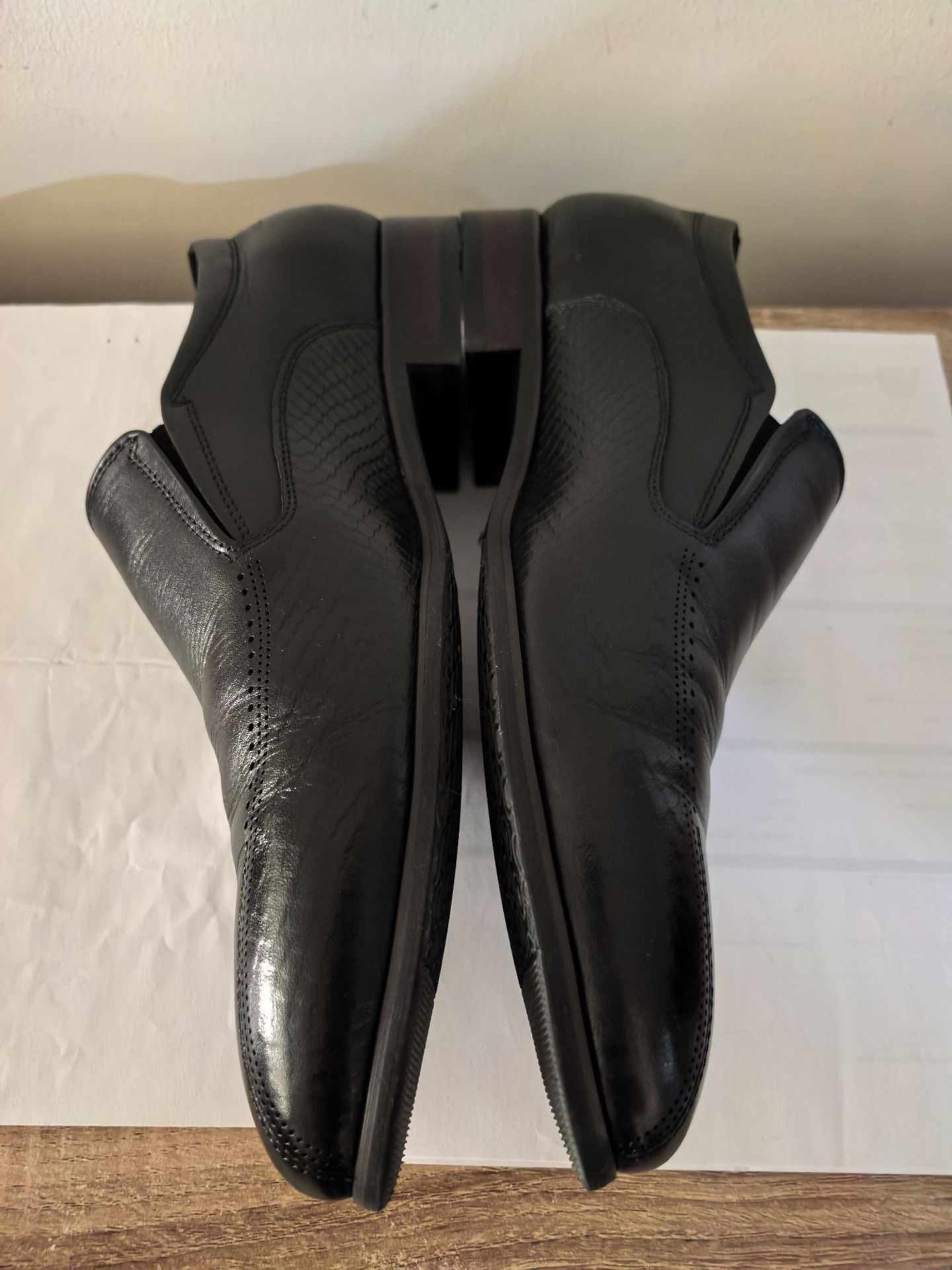 Brand Shoes - Semi New - Image 7