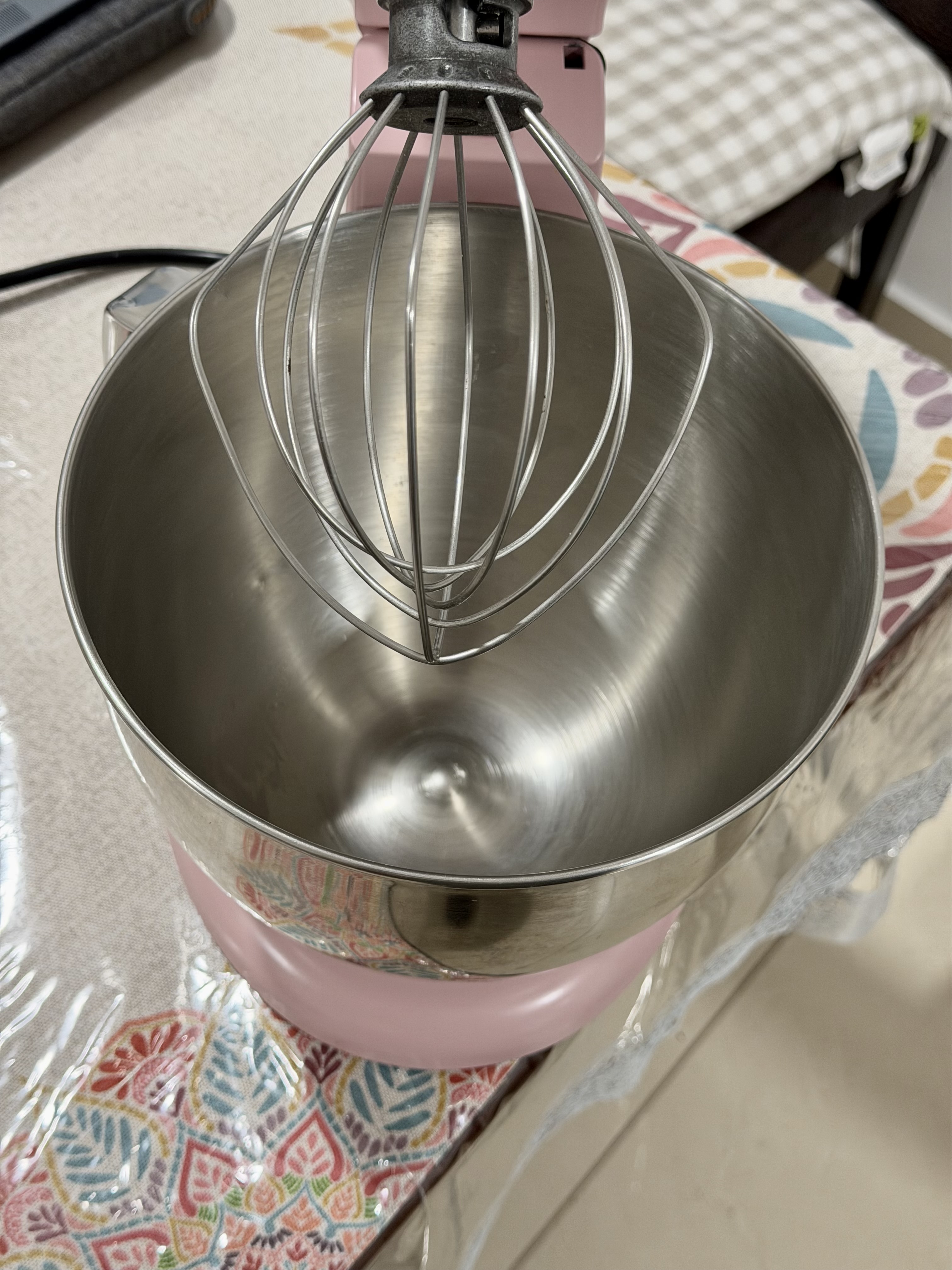 WEEKEND DEAL: KitchenAid Artisan 4.8L Mixer – Rare Feather Pink - Image 5