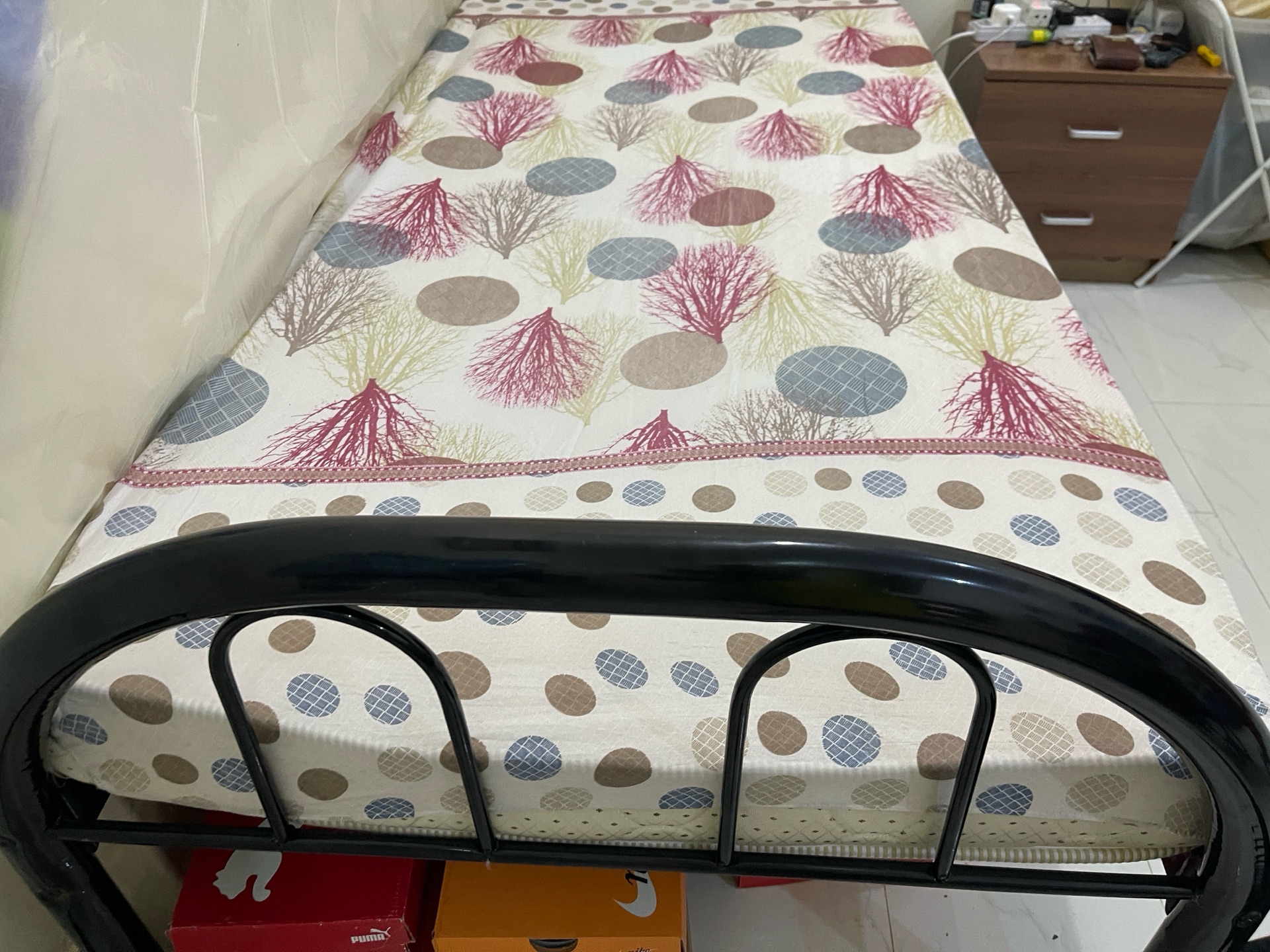 Single bed and mattress  - Image 3