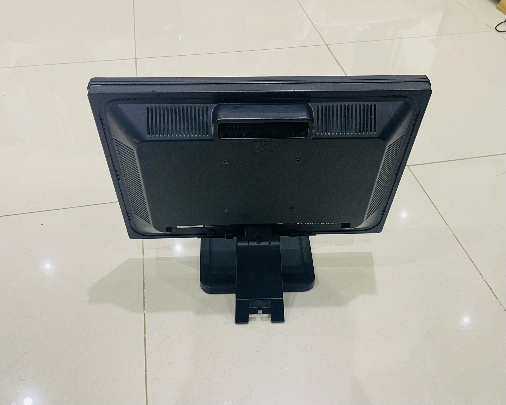 HP LCD MONITOR 19” inch  - Image 2