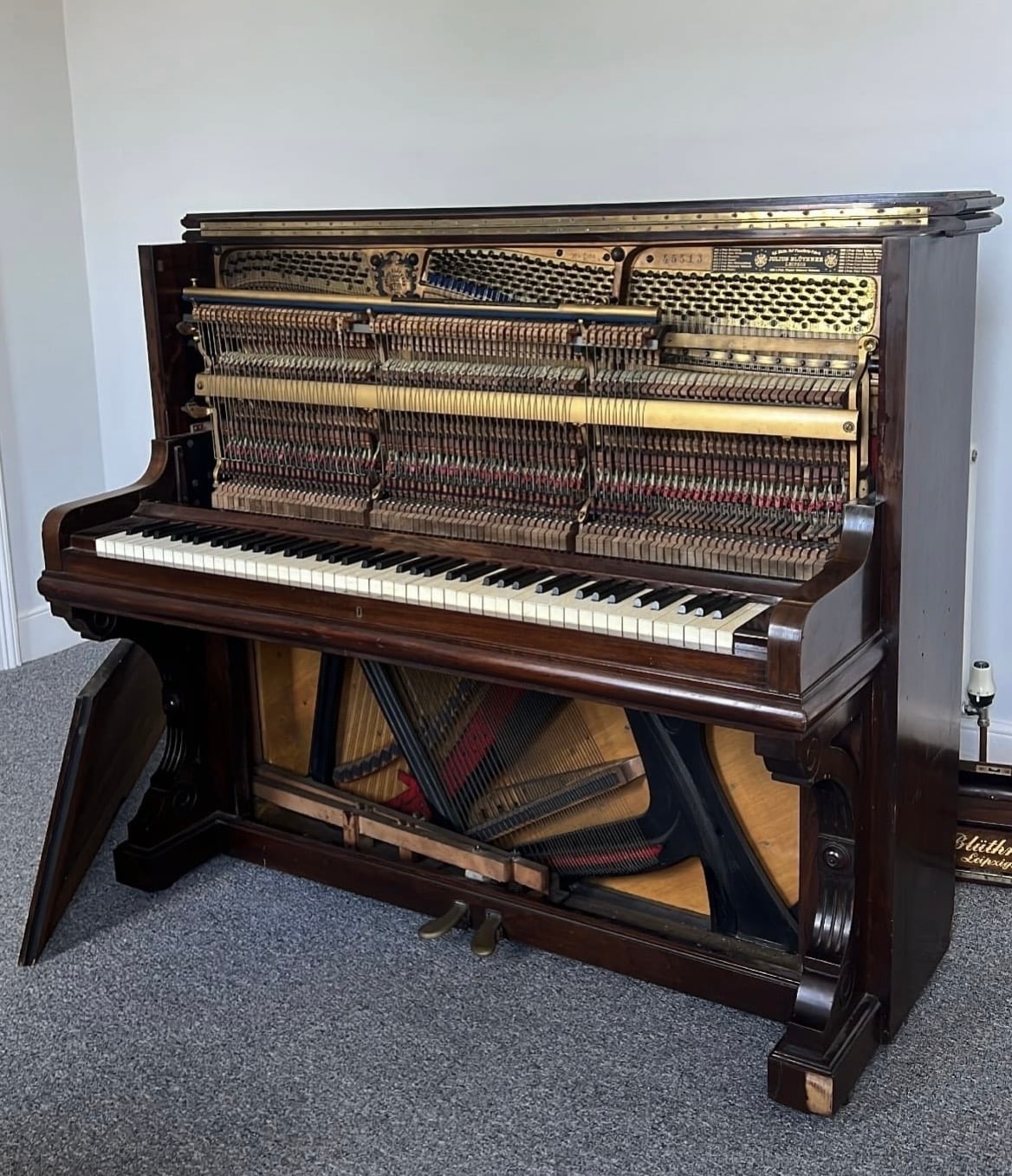 Upright Piano for Sale in Qatar Blüthner  - Image 6