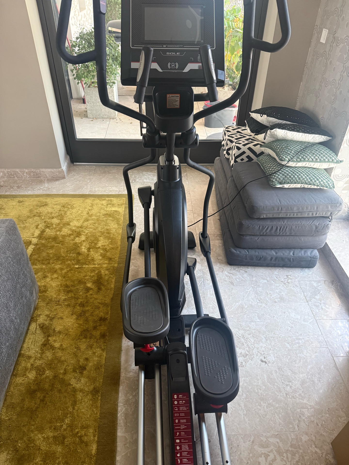 💪 Sole Fitness E35 ENT — جهاز إليبتيكال احترافي - Image 2
