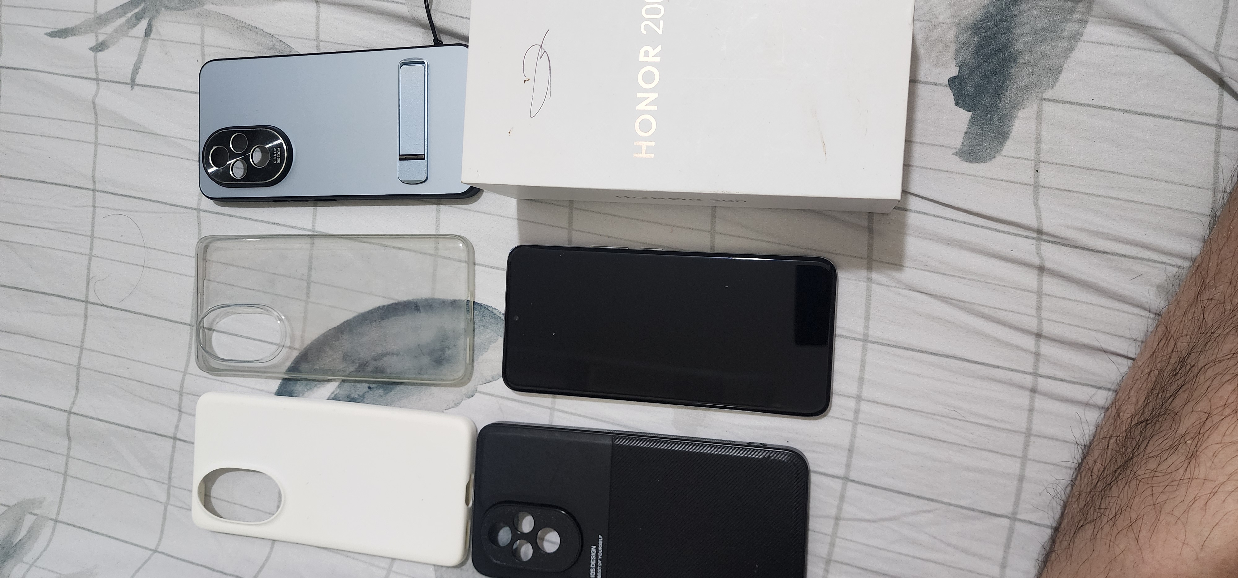 For Sale Honor 200 with box, receipt and freebies  - Image 2