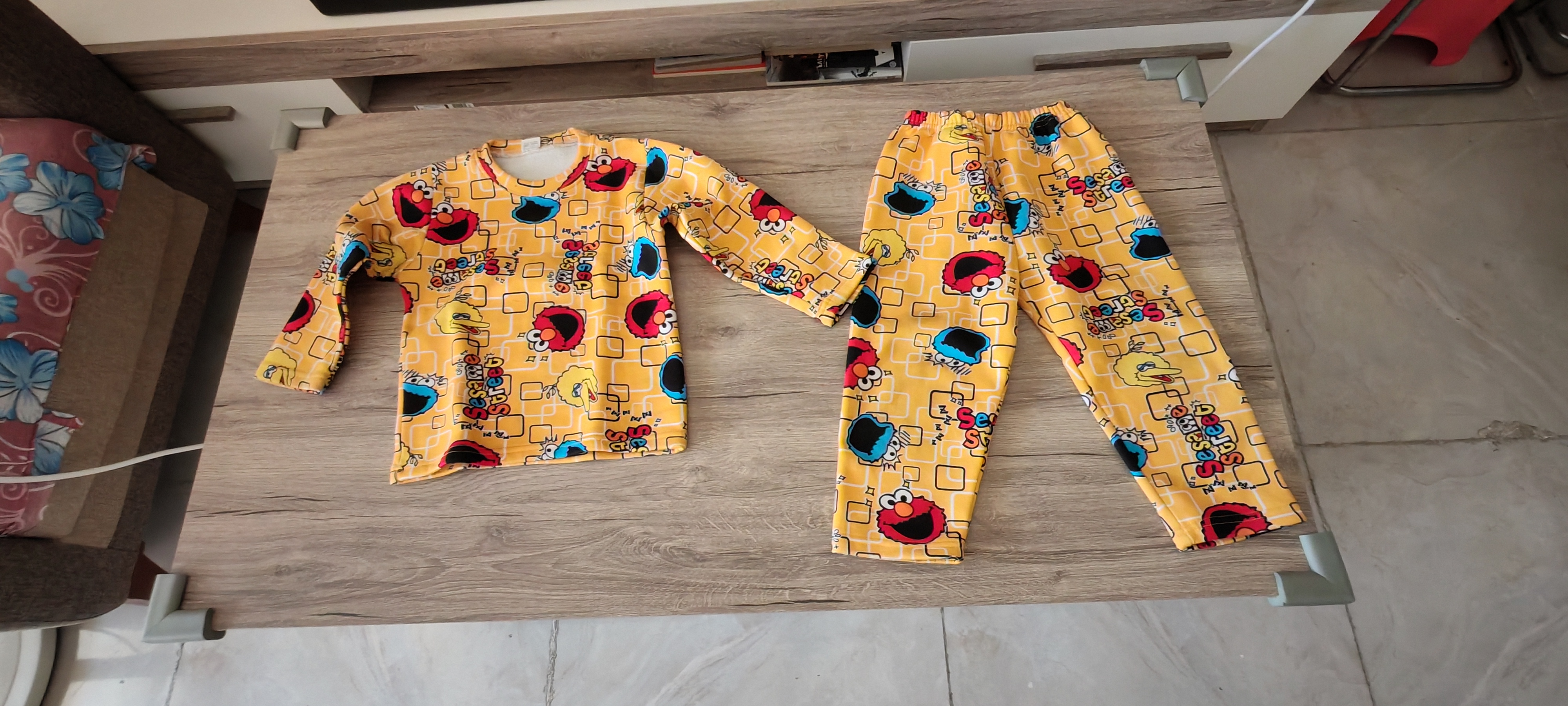 Used kids clothes - Image 1