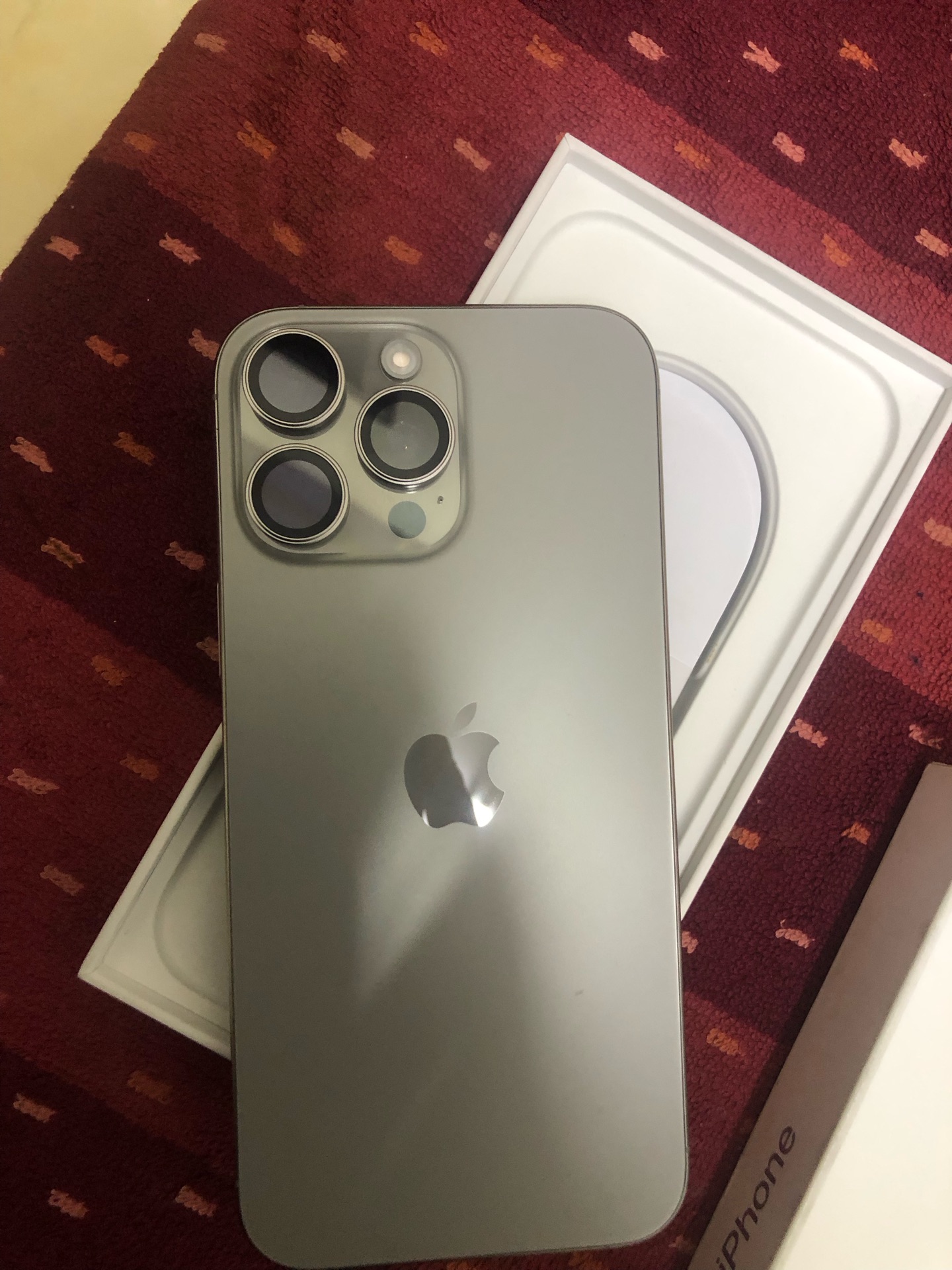 I phone 16 pro max - Image 1