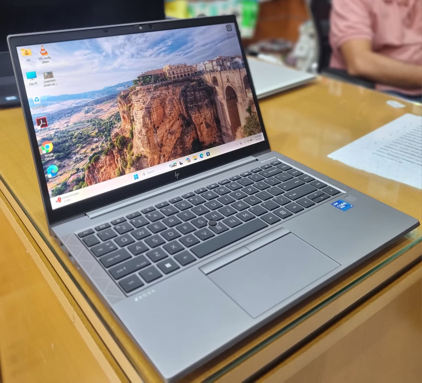 HP ZBOOK FIREFLY 14 G8 : CORE i7 WITH 4GB GRAPHICS CARD - Image 1