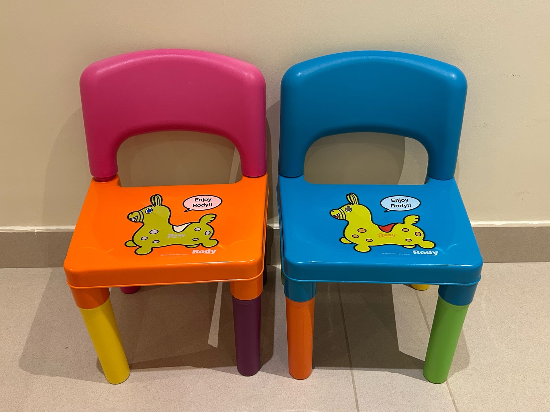 Rody - Table & Chair Set - Image 5