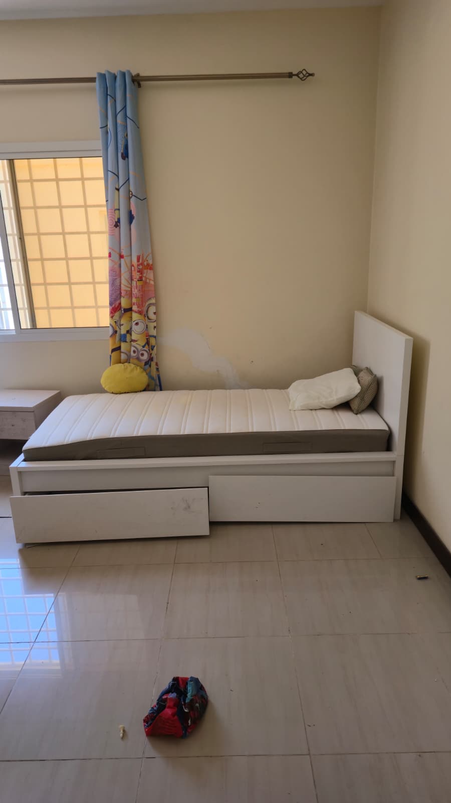 Kids bed with matress - Image 3
