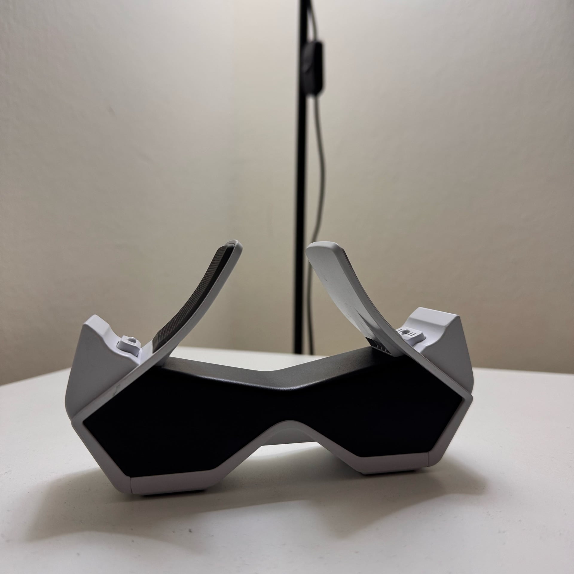 PowerA twin charging station  - Image 4