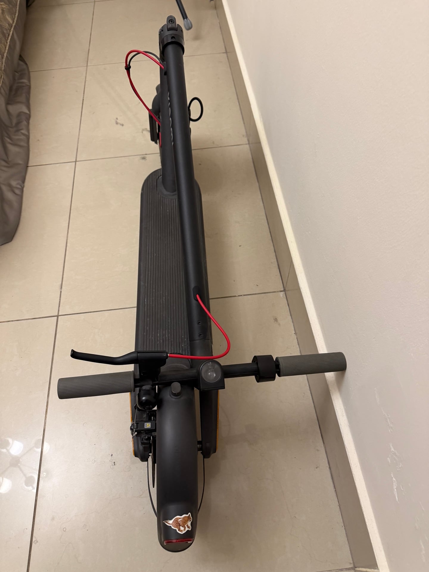 سكوتر كهربائي Xiaomi Electric Scooter 4 Pro - Image 8
