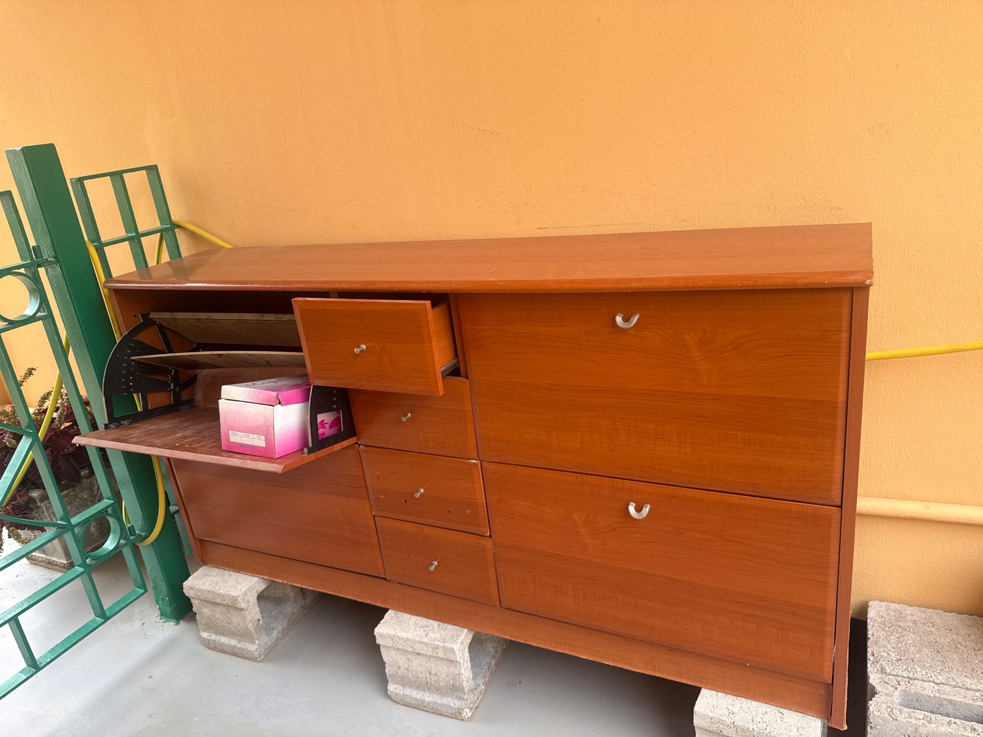 Shoe rack and center table - Image 3