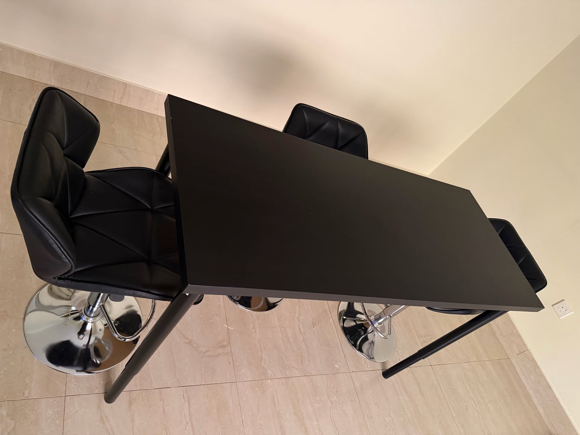 Brand new Bar adjustable chairs and table - Image 1