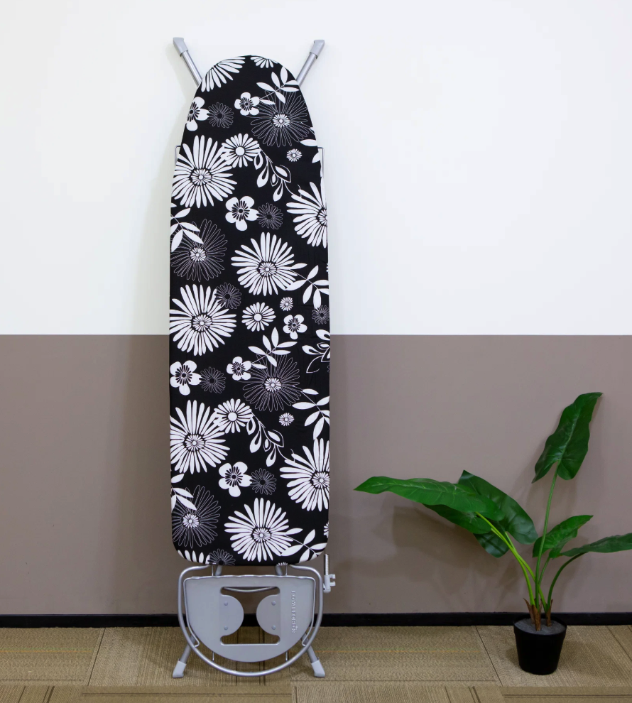Ironing Board With Attached Cloth Rack  - Image 2