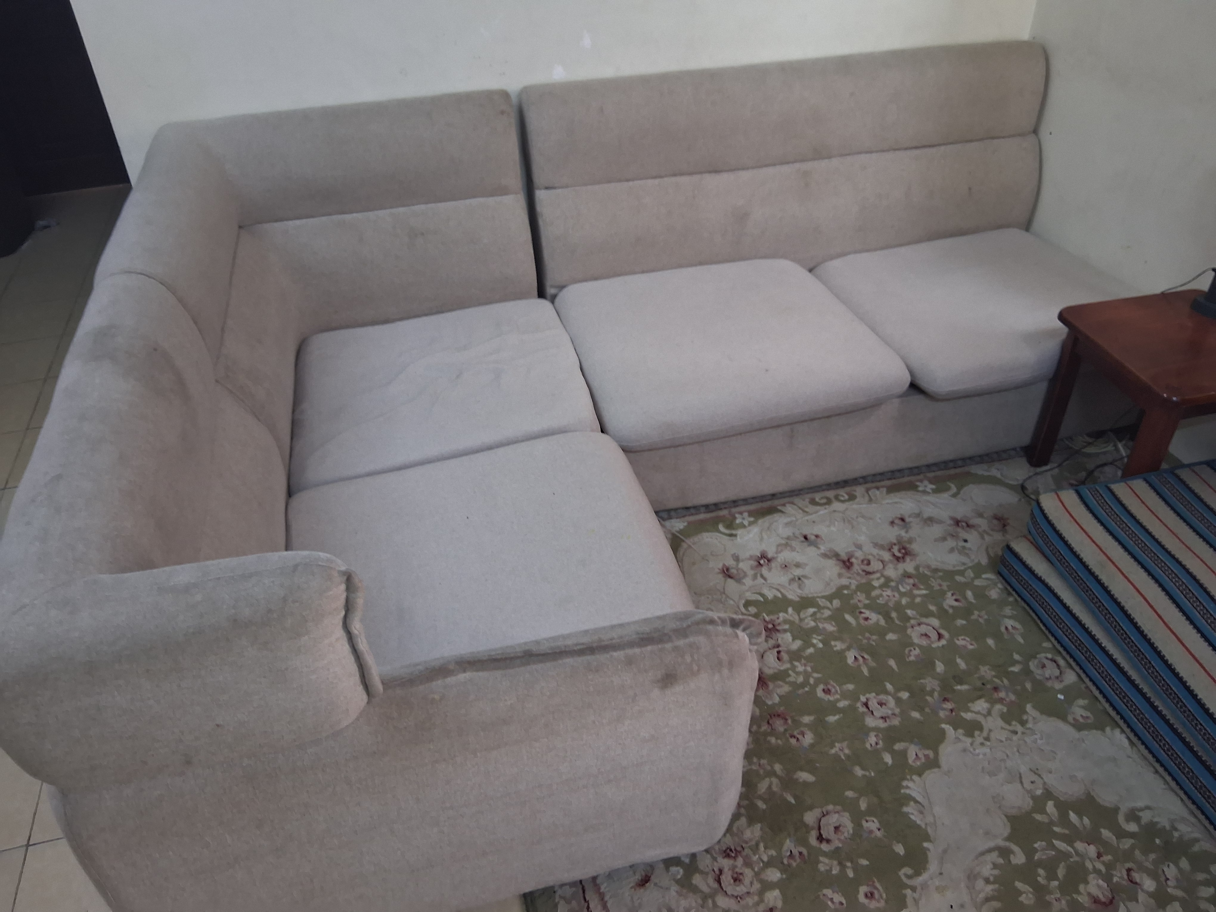 FRER Used sofa  - Image 2
