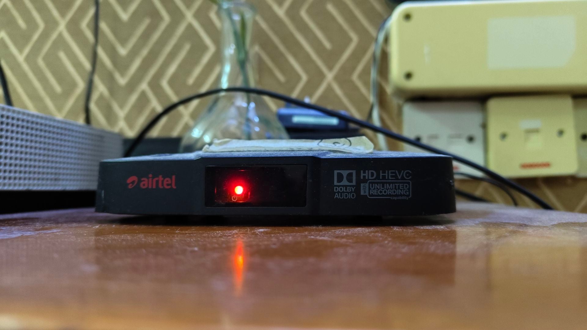 AIRTEL HD RECEIVER + DISH - Image 2