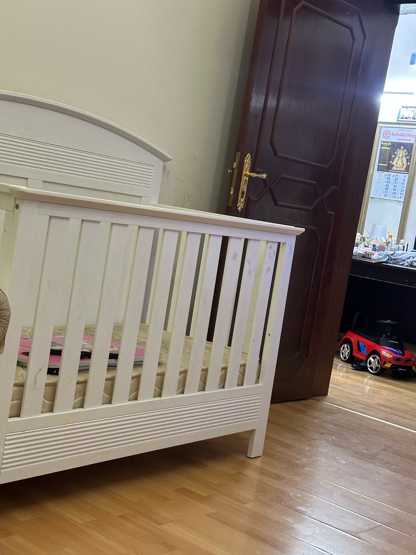 Baby crib with mattress for sale - Image 4