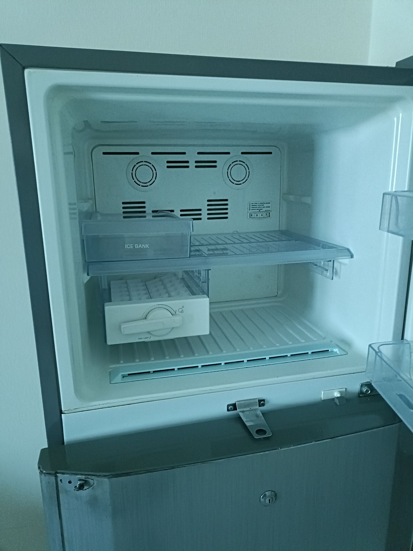 LG refrigerator for sale  - Image 3
