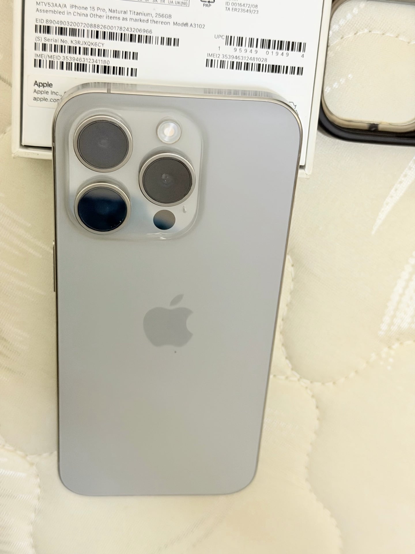 iPhone 15 pro 256 go - Image 4