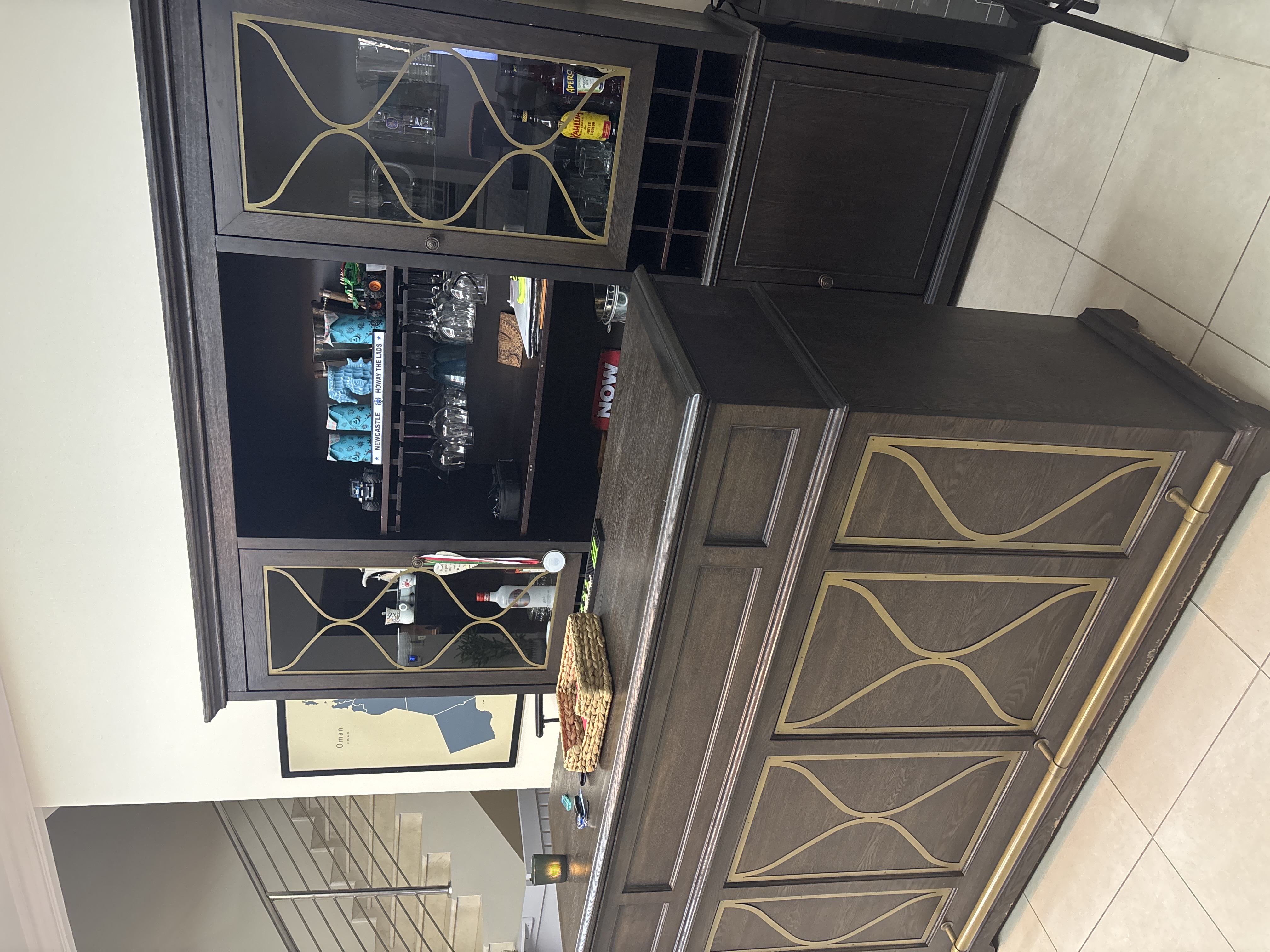 Large bar set with stools  - Image 2